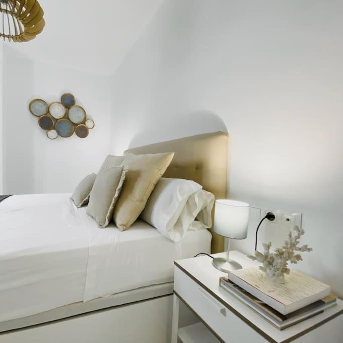 Lovely 2-Bed In Granada 1Min To Gran Via De Colon By Sharingco المظهر الخارجي الصورة